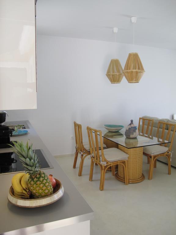 Seafront Calista Beach House With Garden グリファダ エクステリア 写真